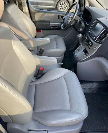 авто 10 регион: Hyundai H-1: 2017 г., 2.5 л, Автомат, Дизель, Минивэн — 4
