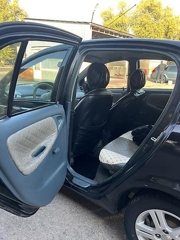 mini coper: Toyota Yaris: 2001 г., Механика, Хэтчбэк — 2