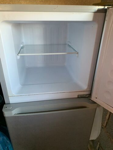 коробка для холодильника: Холодильник Avest, Б/у, Двухкамерный