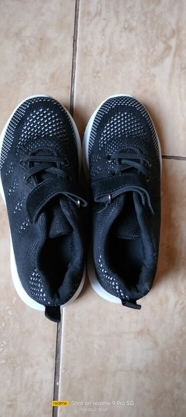 Kids' Footwear: Size - 31