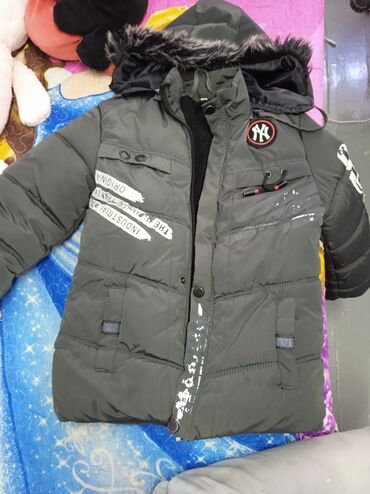 зимняя детская куртка для мальчика: Продам зимнюю куртку на мальчика 5-7 лет,б/у в хорошем состоянии