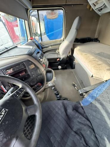 Тягачи: Тягач, DAF, 2012 г., Тентованный — 9