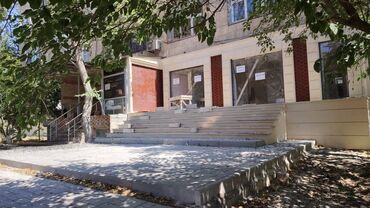 аренда помещений под кафе ресторан: Bakıxanov qəsəbəsi, Nazim İsmayılov küçəsində, ümumi sahəsi 85kv olan
