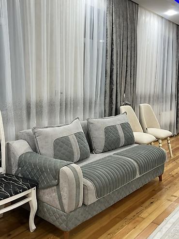 Divan və kreslo dəstləri: Gri rəng çalarlarında yumşaq parça ilə üzlənmiş, modullu oturma dəsti — 2