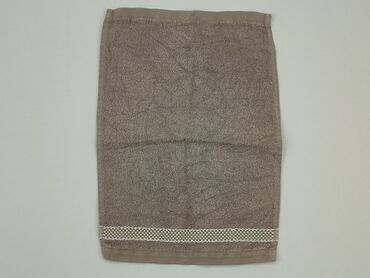 Tekstylia: Ręcznik 47 x 33, kolor - Beżowy, stan - Dobry
