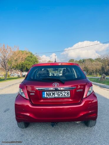 Toyota: Toyota Yaris: 1 l. | 2011 έ. Χάτσμπακ — 4