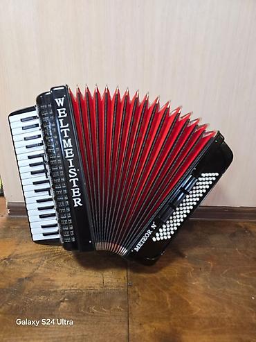 Аккордеоны: Продаются аккордеоны по выгодной цене,в отличном состоянии, звоните — 5