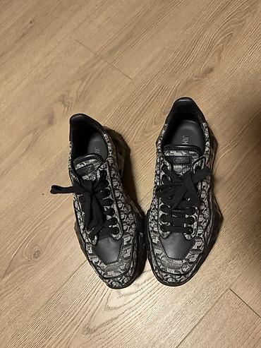 тонал: Кроссовки Jimmy Choo с фирменным монограммным принтом.куплены в Дубай — 2