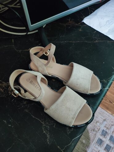 обувь экко: Продаю сандали новые. 37 размер