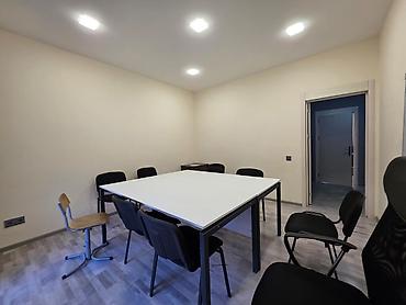 sultan ofis: Ağ Şəhərdə ofis icarəyə verilir Ünvan: Ağ Şəhər Sahə: 25 m² Qiymət — 5