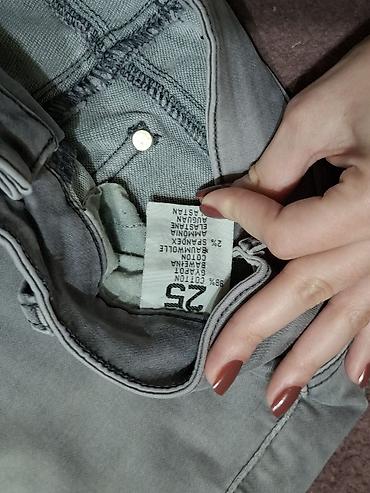 ženski satovi sa cirkonima: Ženske uske pantalone / farmerke, veličina 25. Karakteristike: - — 2