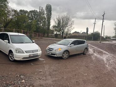 Honda: Honda Stream: 2002 г., 2 л, Автомат, Бензин, Минивэн