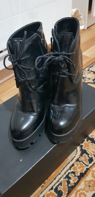 Туфли: Продаю классные осень зима сапоги пару раз только одевала. женские — 1