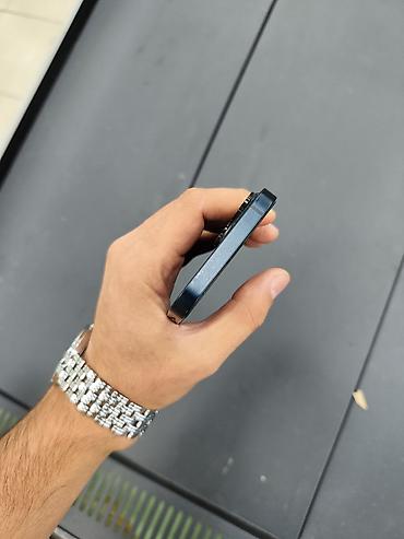 telfon qablari: IPhone 13 128 yaddas 80% ustunde 4 Kabro Hediyye verirem 2 eded 13 — 2