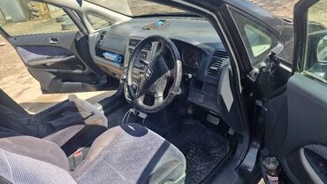 срочно продаю хонда стрим: Honda Stream: 2001 г., 2 л, Автоматтык, Газ, Вэн/Минивэн
