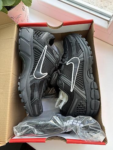 Nike Vomero 5, артикул HM - Размер: EU 36 (US 5.5, UK 3, стелька 22.5