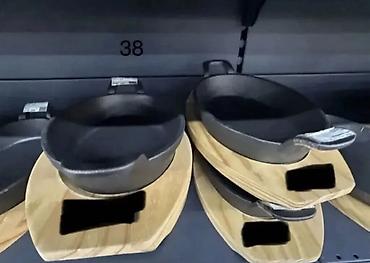 Saclar: Çuqun sac və mini ocaq dəsti satılır. Saç ici satılır.Ayaqaltılığı və — 13