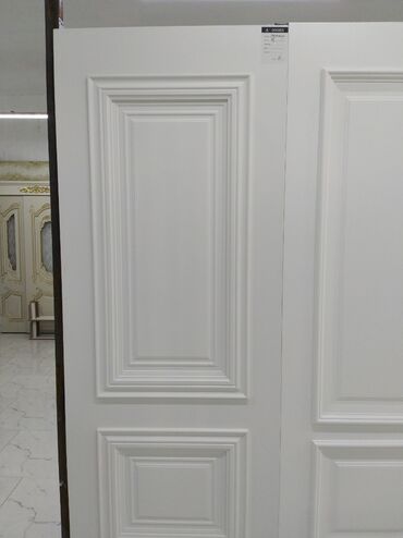 Otaq qapıları: Ağ rəngli klassik interyer qapısı - Üslub: klassik, dekorativ panelli