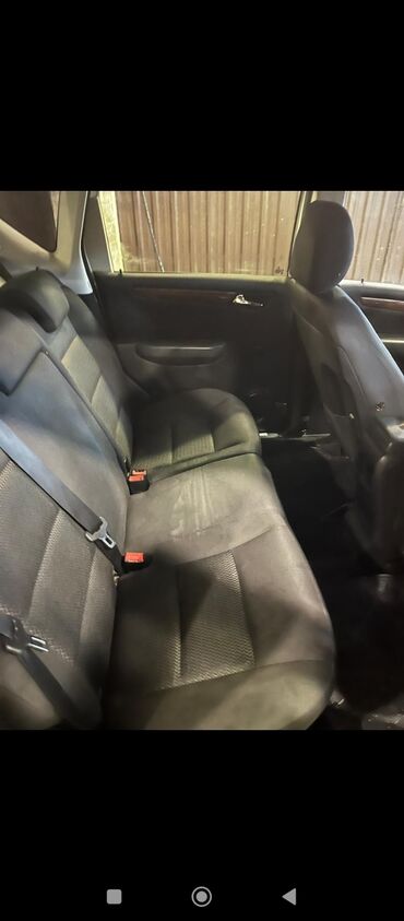 Mercedes-Benz: Mercedes-Benz A 170 – ağ rəng, 5 qapı, kompakt hetçbek. Avtomobil saz — 7