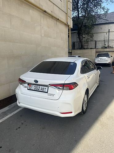 camry 2011: Toyota Corolla: 2019 г., 1.8 л, Вариатор, Гибрид, Седан — 3