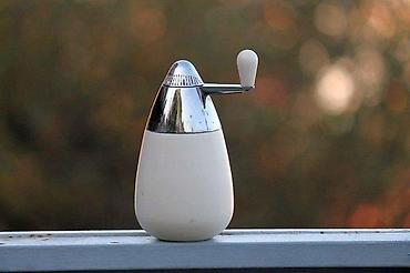 Ostala kuhinjska oprema: Sir Terence Orby Conran dizajnersk mlin za so ili biber. Extra-rare! — 2