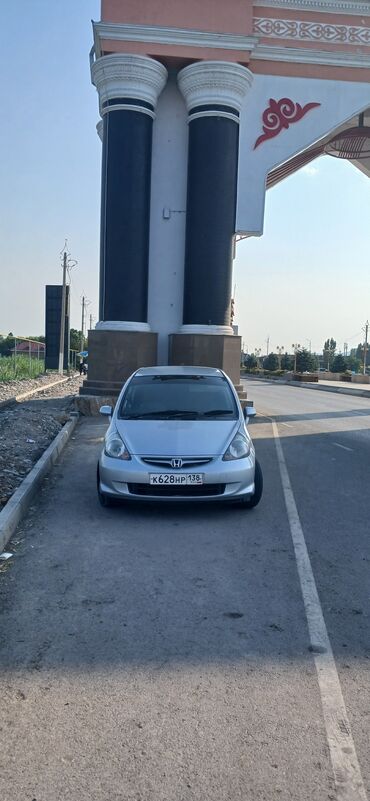 двери бишкек: Honda Fit: 2005 г., 1.5 л, Автомат, Бензин, Хэтчбэк