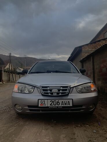 возможен обмен на дом: Hyundai Elantra: 2001 г., 2 л, Механика, Бензин, Седан