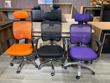 Ofis və oyun kresloları: Yeni, Təkərli, Qolları tənzimlənir, Dəri — 17