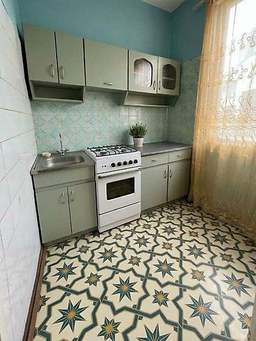 ваза красная: 3-ий микрорайон, 1 комната, Новостройка, м. 8 ноября, 36 м² — 1