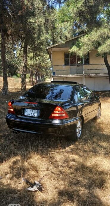 авто на прокат без залога: Mercedes-Benz C 240: 2.4 l | 2001 il Sedan