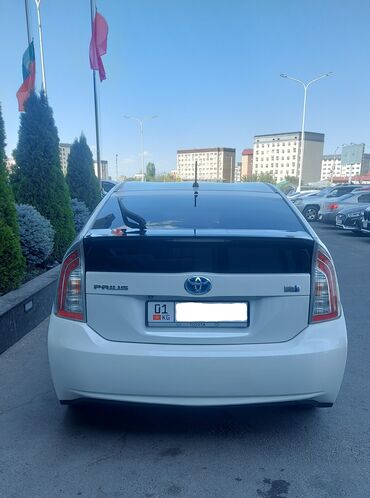 приус альфа: Продаю Toyota Prius объем 1.8 Машина в отличном состоянии. Все масла