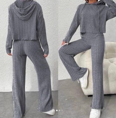 Kompleti: L11. Komplet
 2.600 dinara — 2