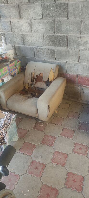 мебель советский: Классическое кресло, Б/у