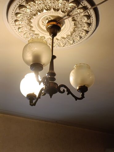 metbex ucun isiqlar: Çılçıraq, 3 lampa, Metal