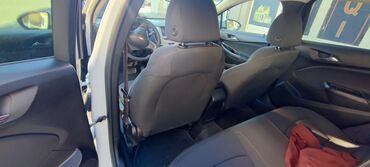 Chevrolet: Chevrolet Cruze: 1.4 l | 2016 il 207309 km Sedan — 9