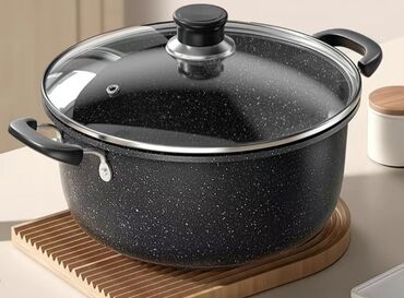 кухонный сервиз: Кастрюля с антипригарным мраморным покрытием и стеклянной крышкой. -
