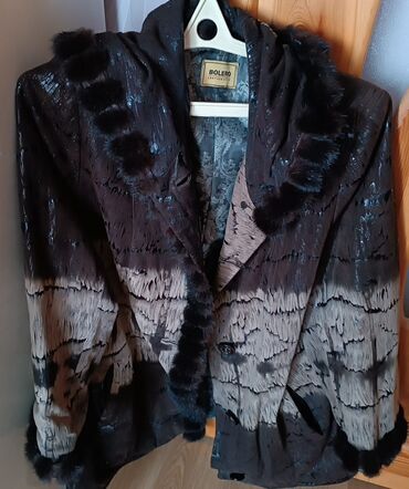 slinqo gödəkçə: Qadın şubyası – Bolero markası - Model: qısa palto/şuba, kapüşonlu -