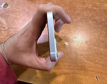 iphobe 13: İphone 13 
Pil 82% hərşeyi işləyir 
450 m — 4