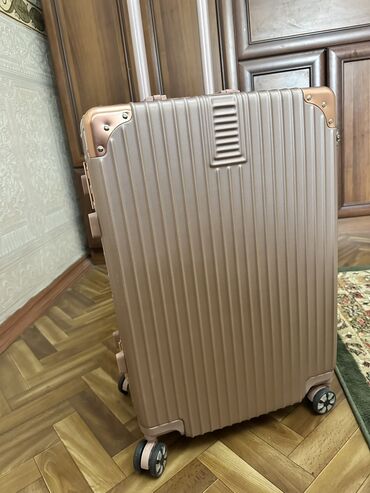 золотые цепочки женские бишкек: Чемодан, Новый, Средний (40 - 70 л), Вращающиеся колеса на 360°