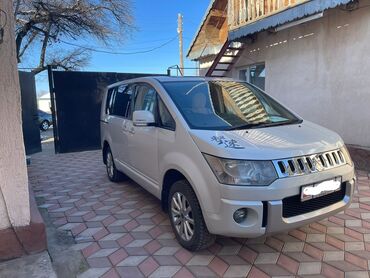 Mitsubishi: Mitsubishi Delica: 2007 г., 2.5 л, Автомат, Бензин, Минивэн