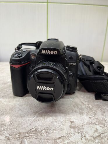 фотоапарат nikon: Камера Nikon D7000 + объектив 50mm В комплекте к камере есть зарядное