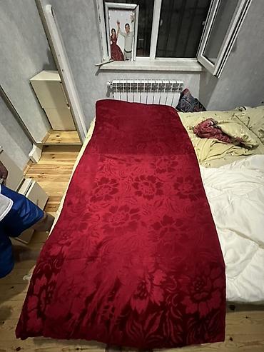 tekstil baku: Qırmızı rəngli naxışlı örtük/pled - Material: yumşaq, qalın və isti — 1
