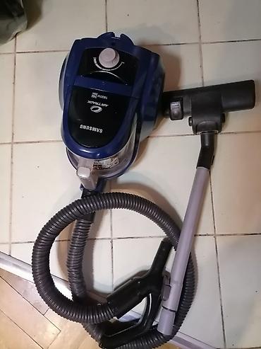 Klasični usisivači: Usisivač SAMSUNG do 1800w bez kese ispravan. Dobar 
 Mirjevo — 12