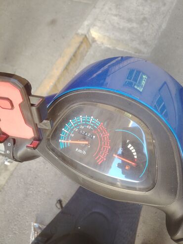 Motonəqliyyatın icarəsi: Məhsul: Şəhər daxili istifadə üçün moped/skuter Xüsusiyyətlər: -
