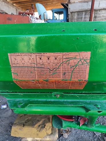Пескоразбрасыватели: Продается разбрасыватель, навесной (Рум).состояние хорошее. объем до — 3