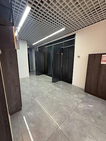люстра подвесная: Сдаю на долгий срок или продаю коммерческое помещение 325,6 квадратных — 10