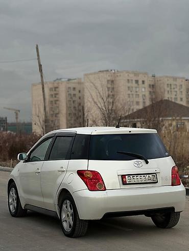 Toyota: Toyota ist: 2003 г., 1.3 л, Автомат, Бензин, Хэтчбэк — 5