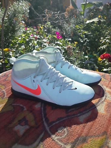 Бутсы: Футбольные бутсы/сороконожки Nike Phantom Luna Academy TF - Модель — 1