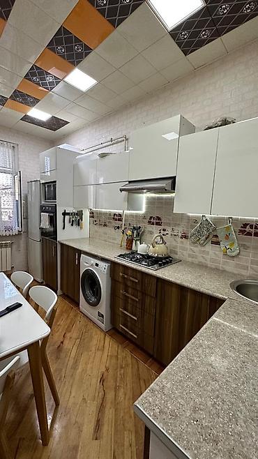 Mətbəx mebeli satılır 300₼. Ölçü dəqiq deyil. Üzərində heçnə