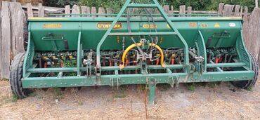 Traktorlar: Traktor MTZ (Belarus) tipli, 4x2 təkər quruluşlu, kabinalı. Dizel — 12